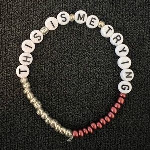 Taylor Swift this is me trying friendship bracelet